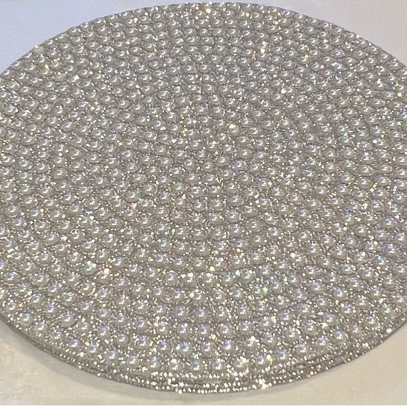 Set of 4 Sparkles Home Rhinestone Pearl Montaigne Placemat PRICE FIRM - Picture 1 of 1